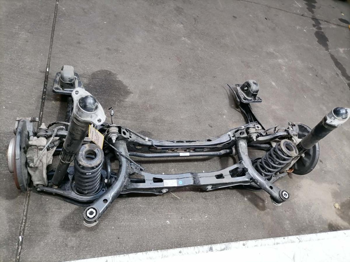 VW Passat B9 original Hinterachse mit Achsschenkel und Lenker 1,5 E-Hybrid 150KW Bj.2024